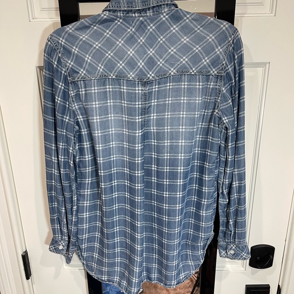 Sneak peek small button down - Picture 5 of 9